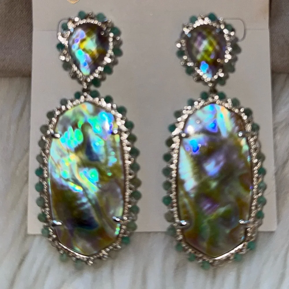 Kendra Scott Parsons Statement Earring in Bright Silver Iridescent
Abalone - Picture 3 of 3